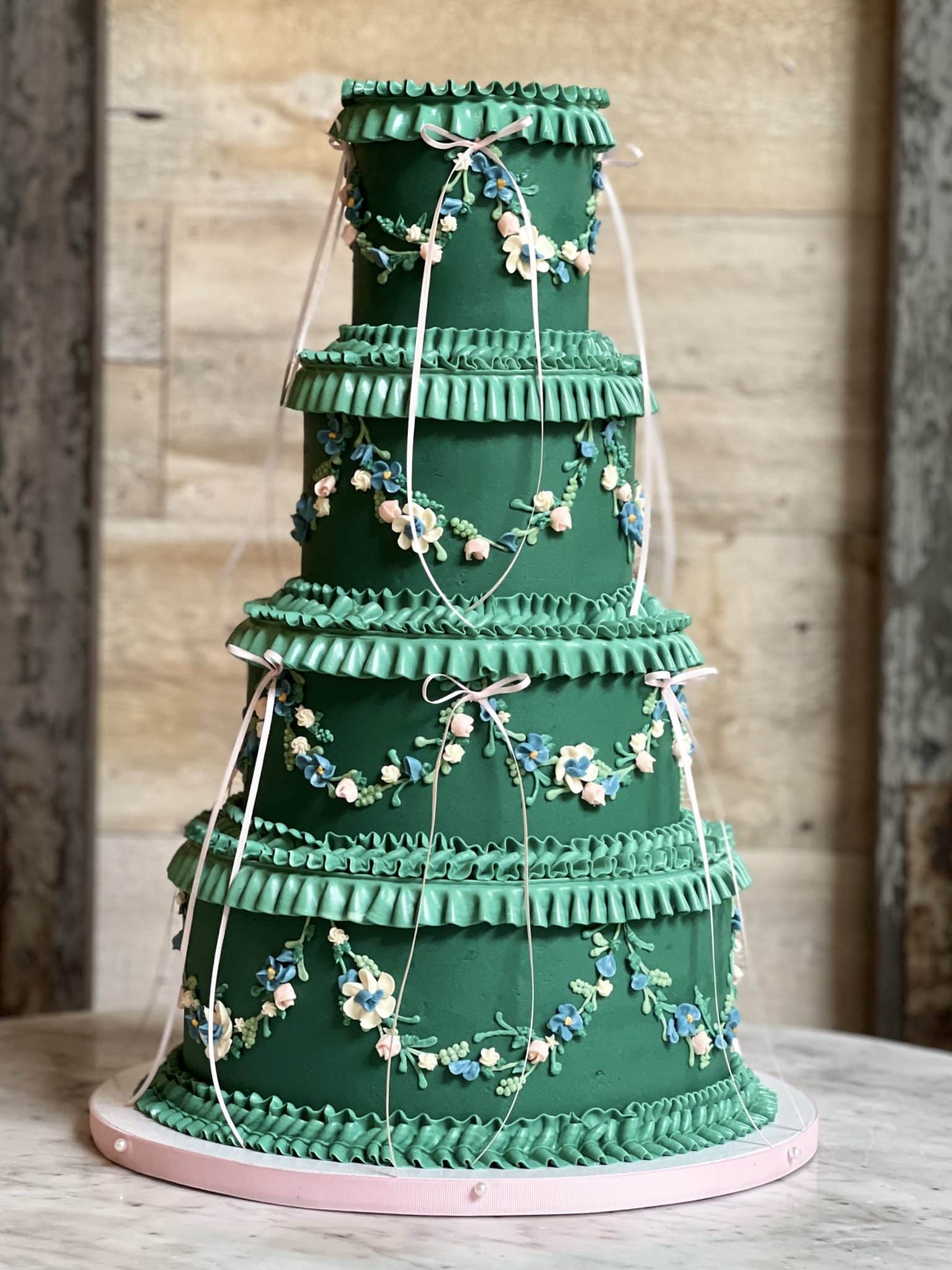 floral-swag-wedding-cake