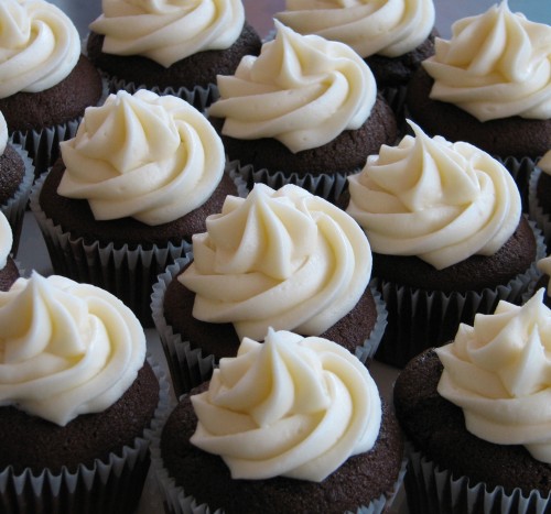 Chocolate Cupcakes with Vanilla Icing