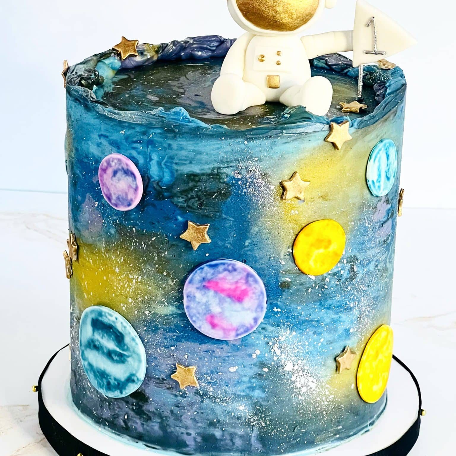 space-cake-whipped-bakeshop