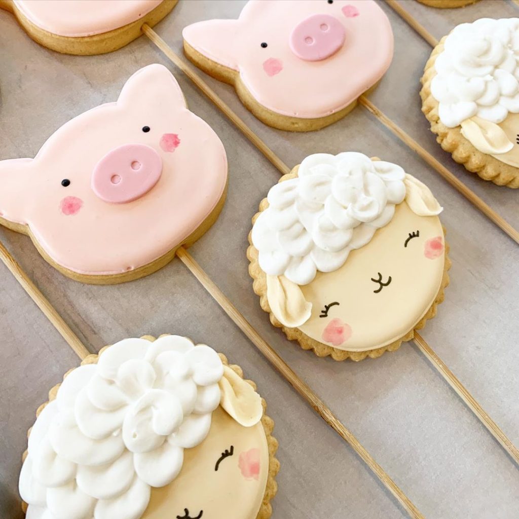 Our process delivers the finest cakes, cookies and cupcakes